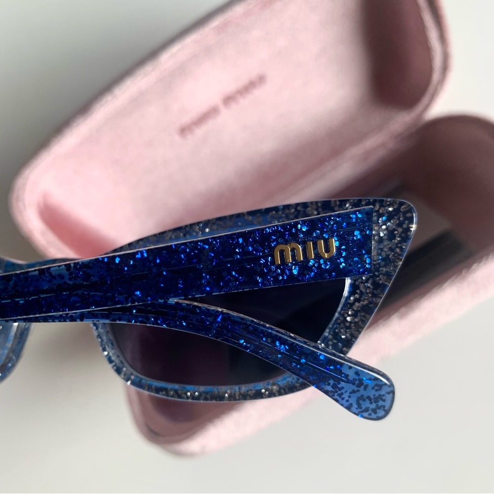 MIU MIU Cat Eye Sunglasses Blue